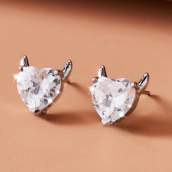 GlitzBlitz Boutique Jewelry - Any 2/$20! Crystal Devilish Heart Stud Earrings